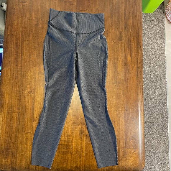 Lululemon Base Pace High-Rise Tight 25" Two-Tone Ribbed in Black / Gull Grey - Picture 1 of 9